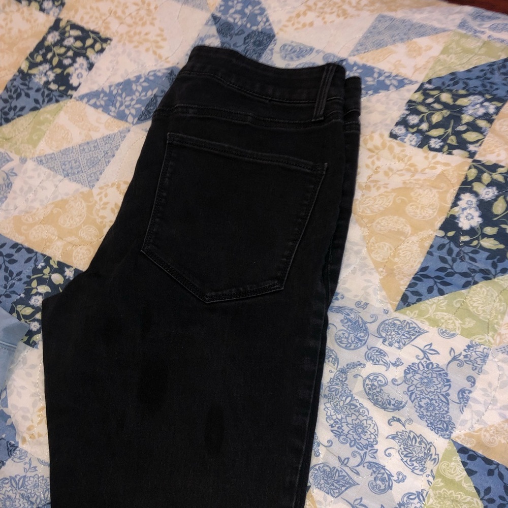 Bought it at Kohl’s. Real price $49.99. Size 13.